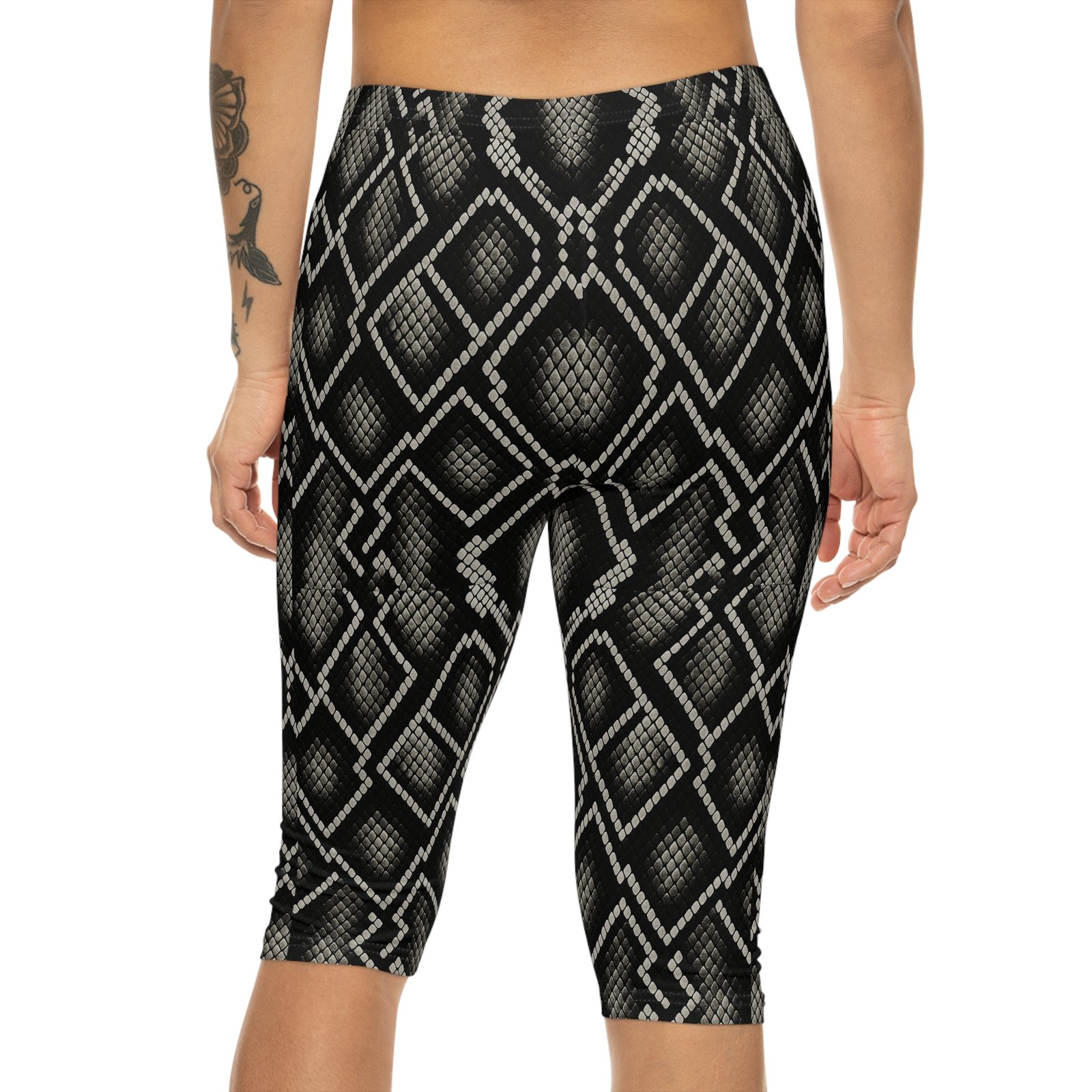 Black Snake Skin Pattern Capri Leggings | Python Print - Image 5